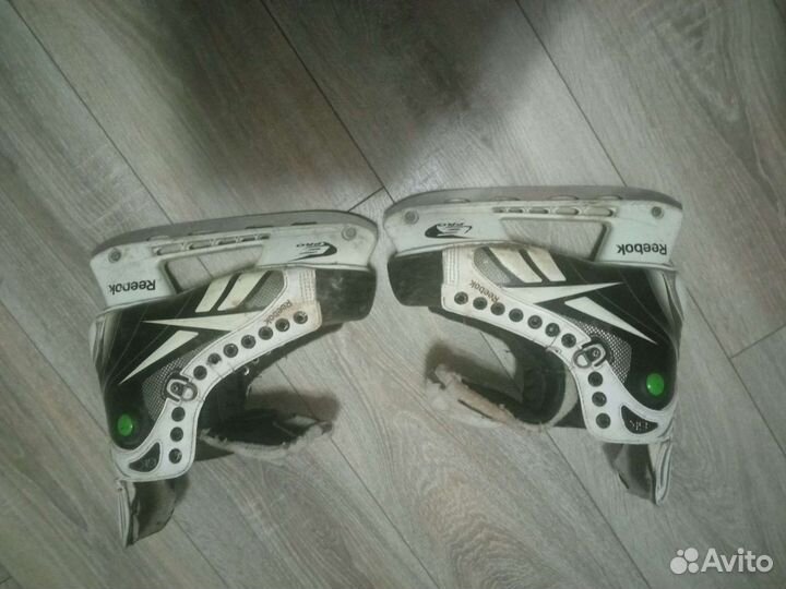 Коньки хоккейные