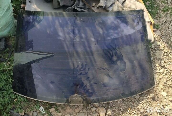 Стекло заднее Фольксваген Пассат б5 седан