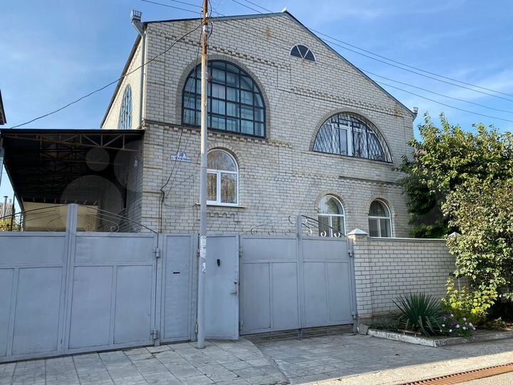 Дом 339 м² на участке 4,2 сот.