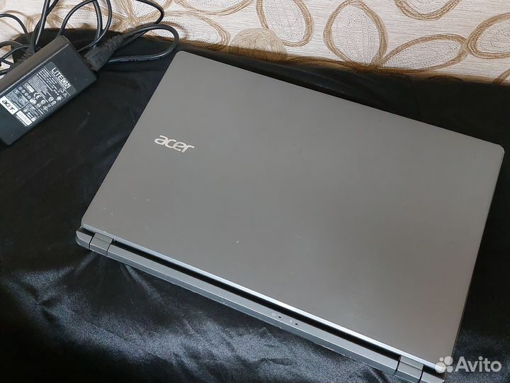 Игровой сенсорный Acer с подсветкой