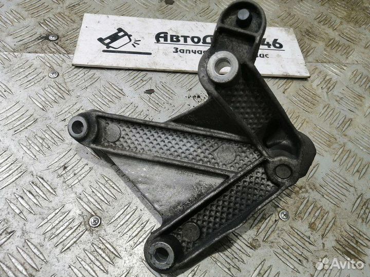 Кронштейн МКПП левый Nissan Juke F15