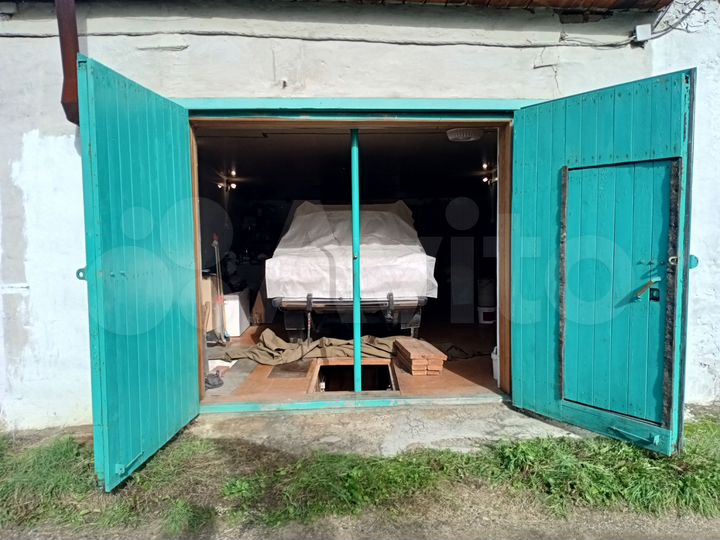 Гараж, > 30 м²