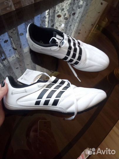 Кроссовки adidas