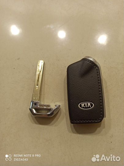 Ключ зажигания (Kia K900 II)