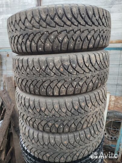 Nokian Tyres Hakkapeliitta 4 205/60 R15