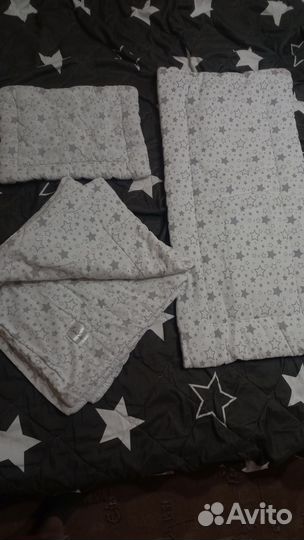 Детское одеяло и подушка в кроватку