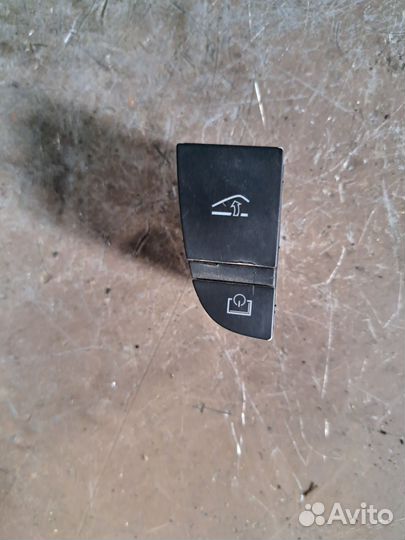 Кнопка бардачка Audi A6 C6