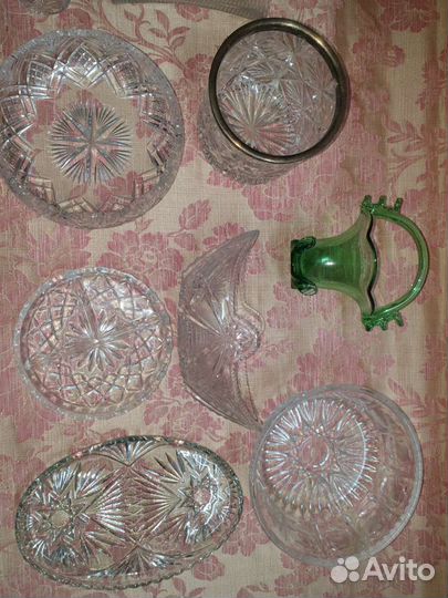 Сервиз столовый и хрустальные вазочки