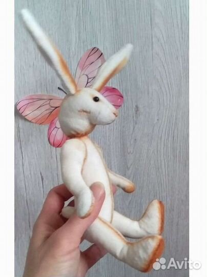 Авторская игрушка Зайчик мечтатель 