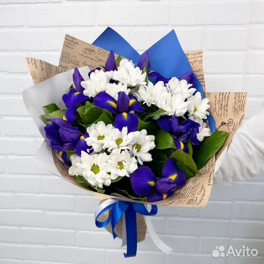 Букет 062 Хризантемы и Ирисы 11 шт