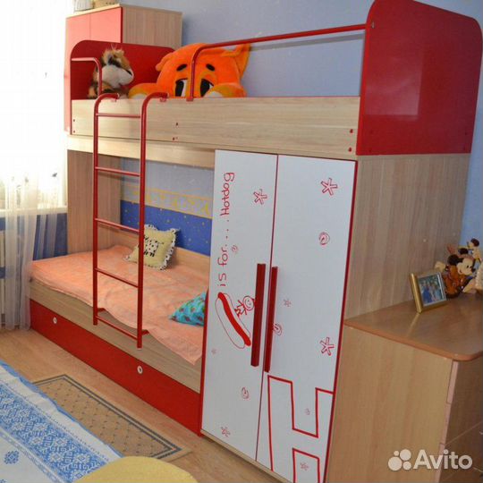 Продам детскую 2х-ярусную кровать