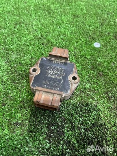 Комутатор Audi A6 Avante C4 ABC 2.6 1996