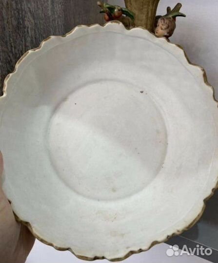 Статуэтка ваза на ножке бисквит Германия