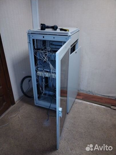 Коммуникационный шкаф