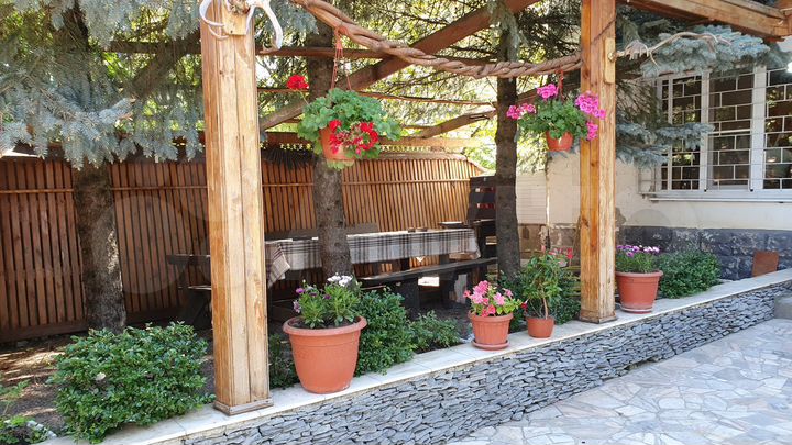 Дом 235 м² на участке 4,4 сот.