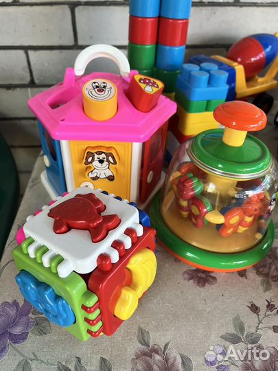Детские развивающие игрушки для малышей