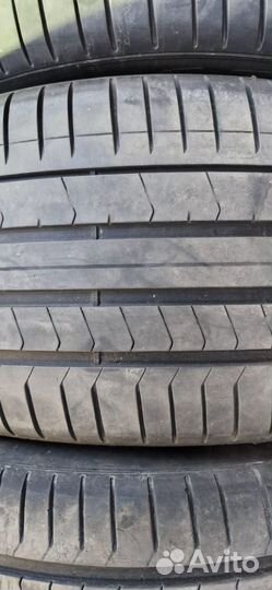 Pirelli P Zero 275/40 R21 и 315/35 R21 111Y