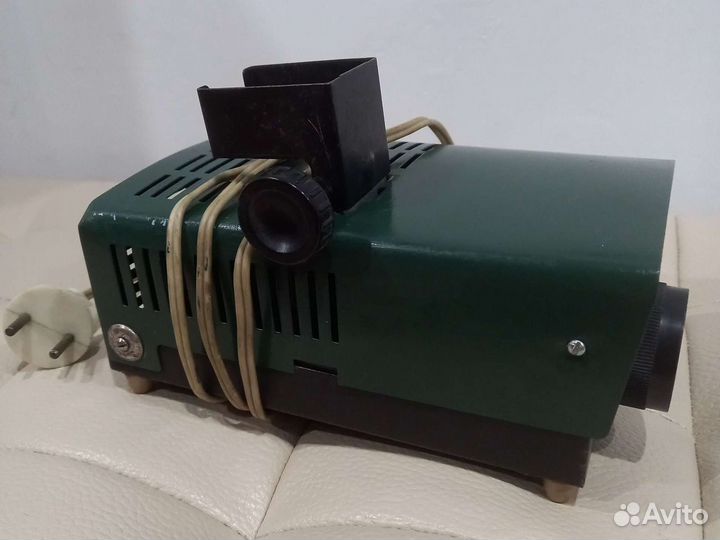 Фильмоскоп Зарница плюс диафильмы