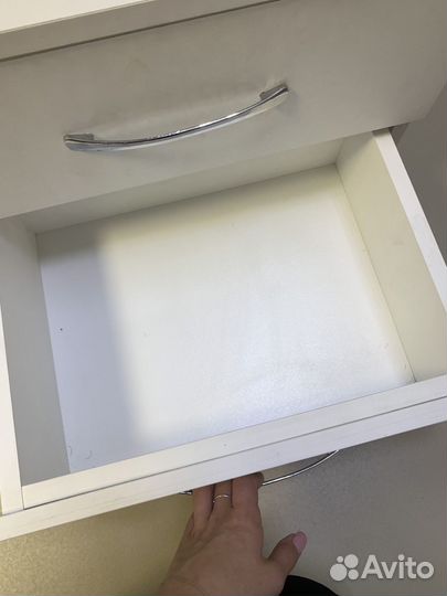 Тумба на колесах