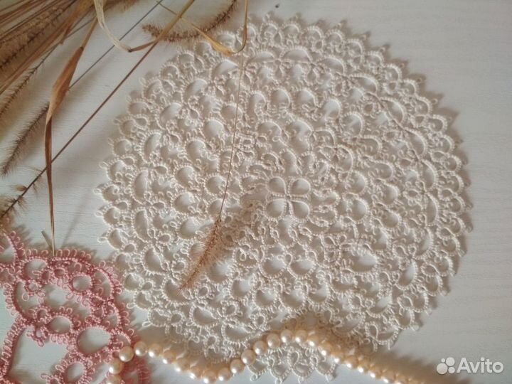 Салфетки техникой фриволите, ручная работа