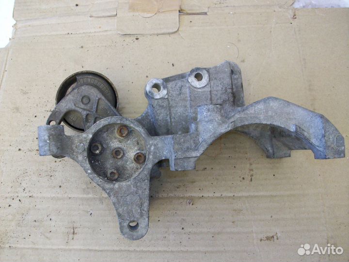 Крепление генератора тойота