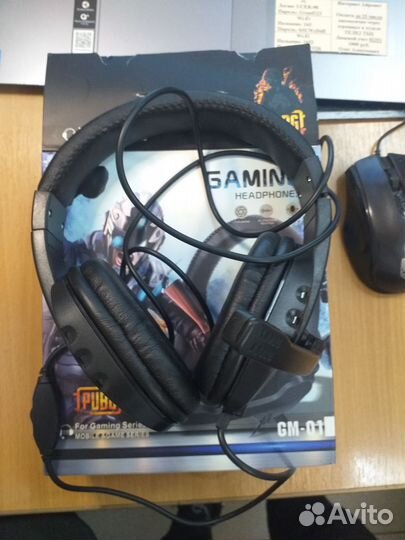 Проводные наушники с микрофоном