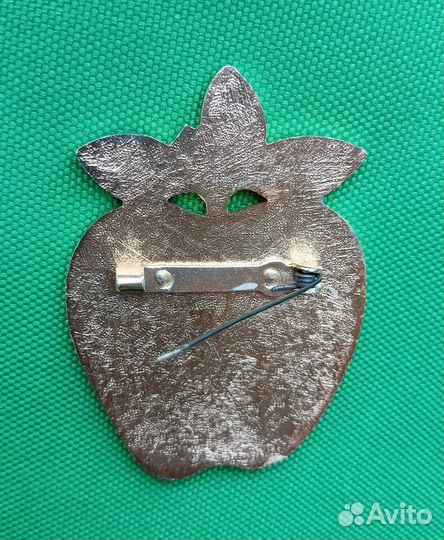 Винтажная брошь Яблоко, СССР, эмаль