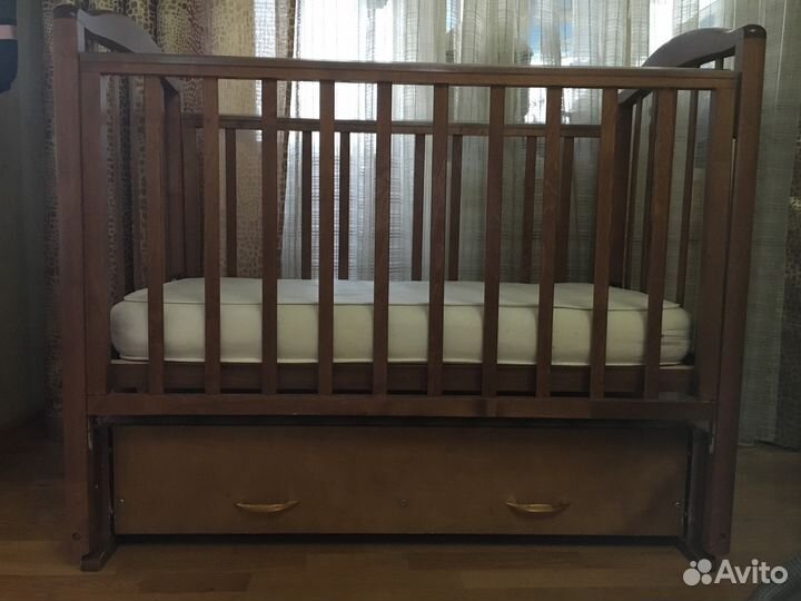 Детская кроватка