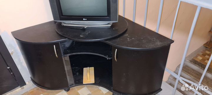 Тумба под телевизор