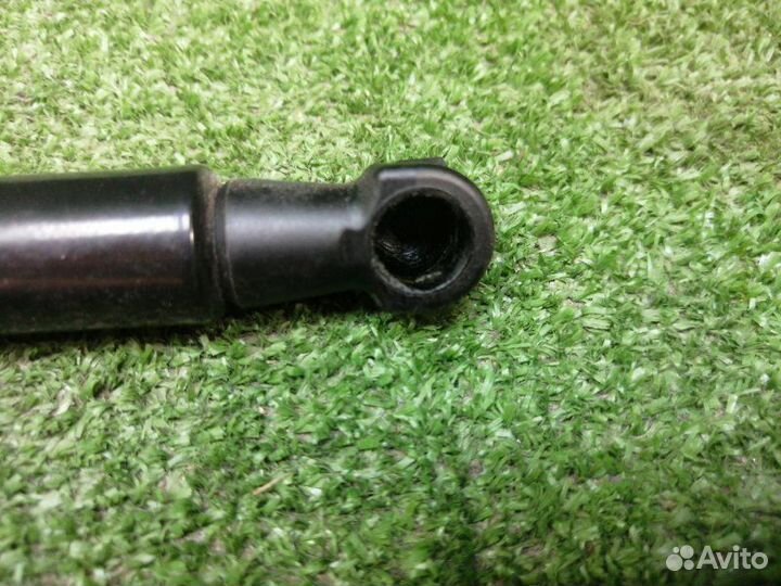 Амортизатор крышки багажника Toyota Land Cruiser Prado