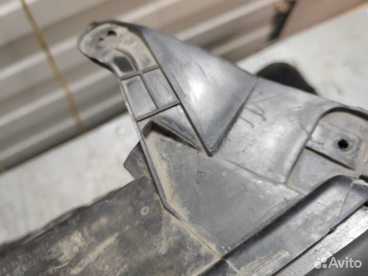 Фара Toyota LC200 08-12