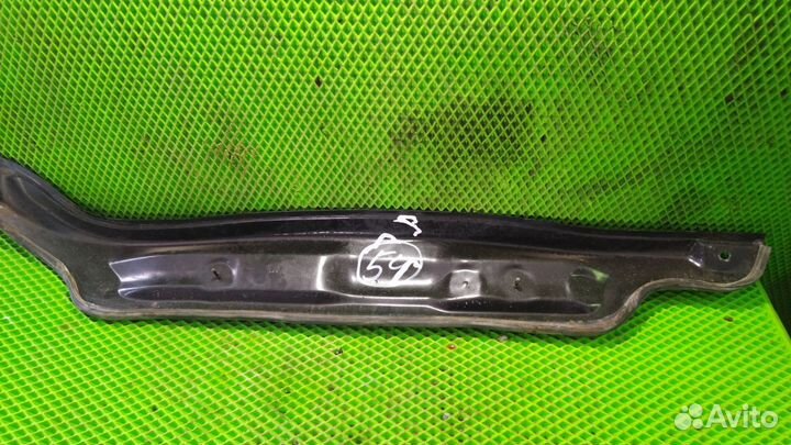 Водосток лобового стекла Jetta 5