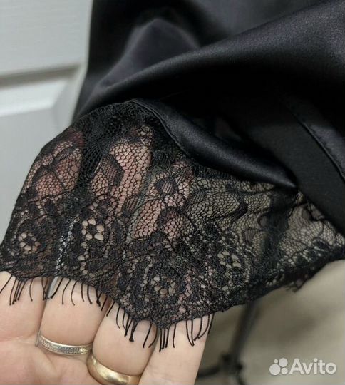 Шикарное вечернее атласное платье