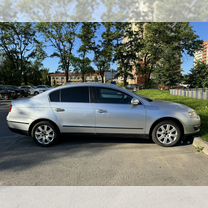 Volkswagen Passat 1.8 AMT, 2010, 250 000 км, с пробегом, цена 710 000 руб.