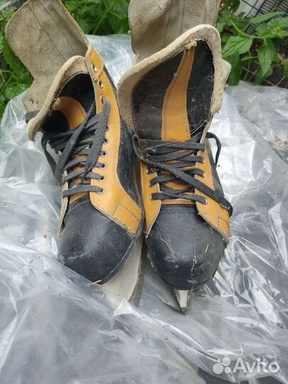 Коньки хоккейные