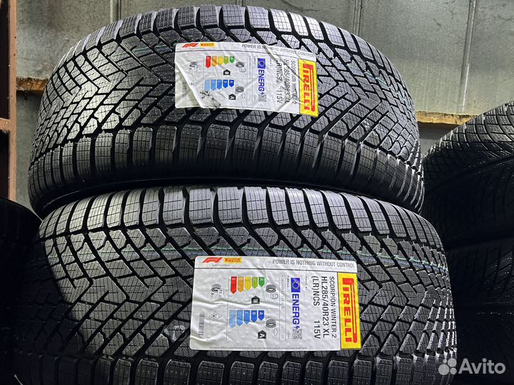 Pirelli Scorpion Winter 2 285/40 R23 113V