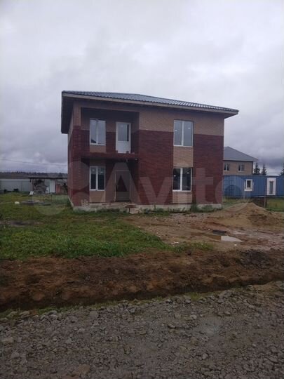 Дом 210 м² на участке 8,3 сот.