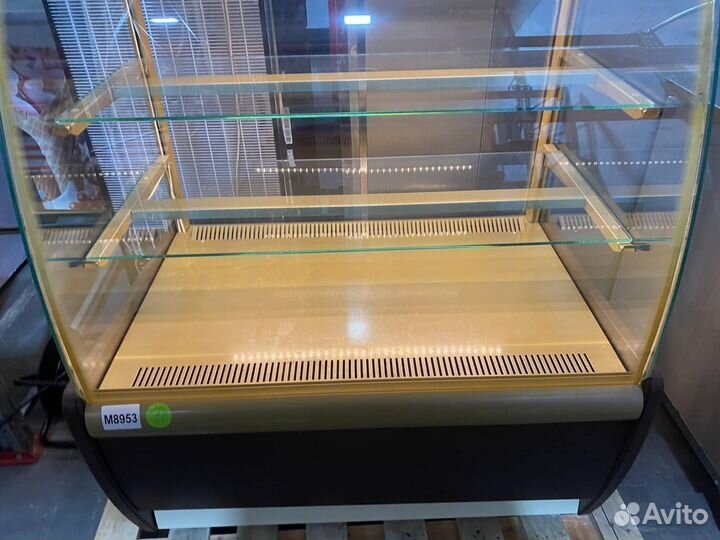 Кондитерская витрина