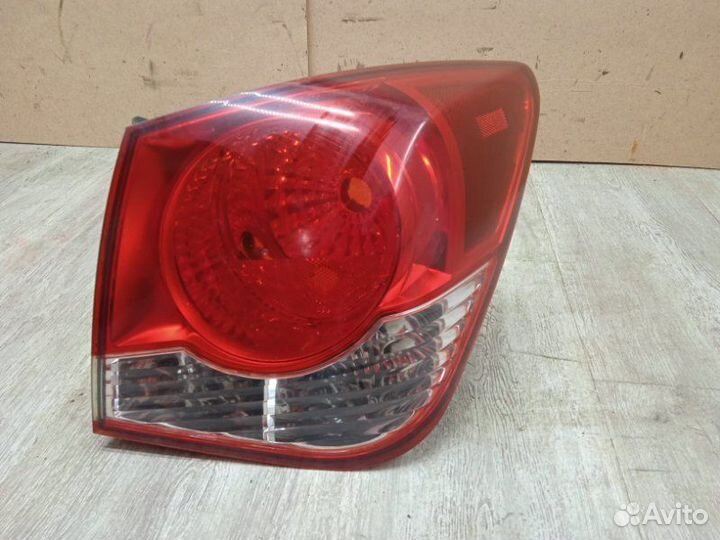 Фонарь задний правый Chevrolet Cruze J300 F16D3