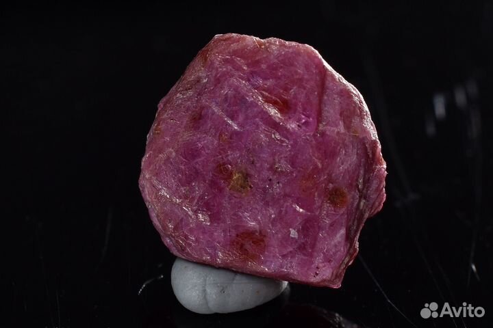 Красный корунд (рубин). Лот №958