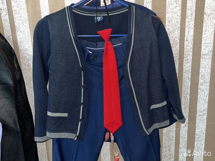 Костюм тройка на мальчика 128