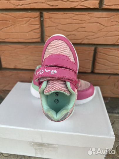Кроссовки детские