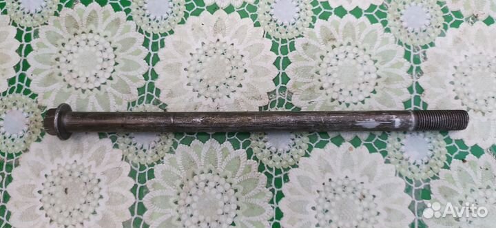 Ось переднего колеса скутер