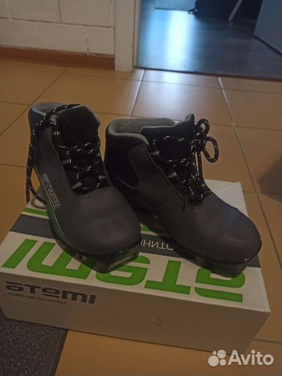 Лыжные ботинки