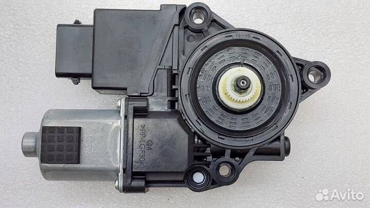 Моторчик стеклоподъемника передний правый Kia K5 3