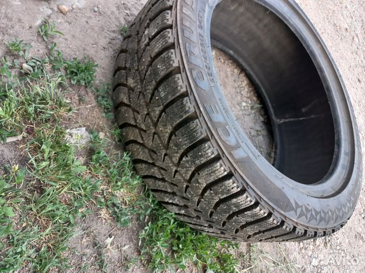 Bridgestone Blizzak Ice 235/45 R17