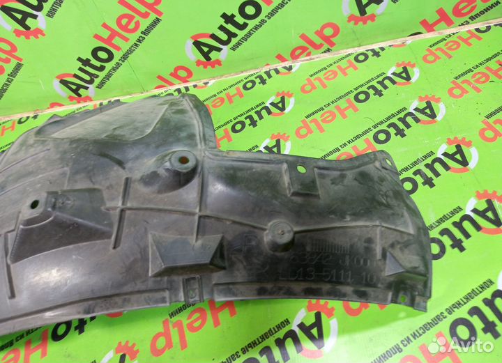 Подкрылок nissan skyline PV36 передний правый