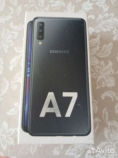 Samsung Galaxy A7 (2018), 4/64 ГБ