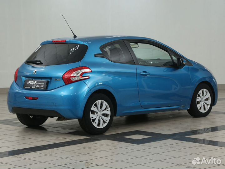 Peugeot 208, 2013
