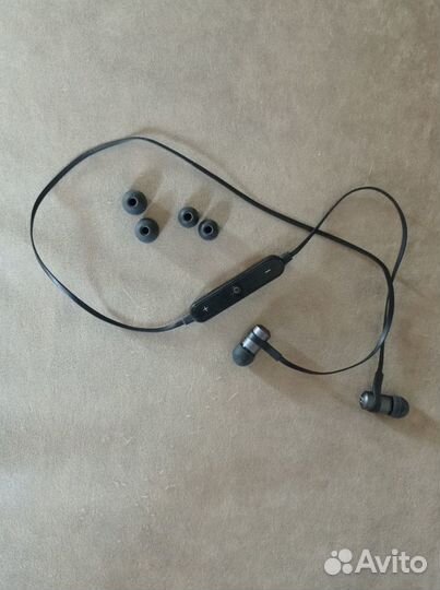 Беспроводные наушники новые